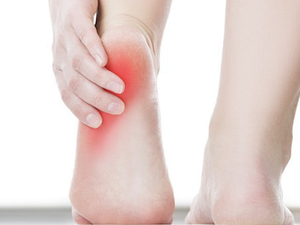 آلام الكعب تعد أكثر متاعب القدم شيوعاً