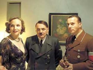 قالت الأميركية التي تزوجت فيما بعد بمزارع   "لماذا احتضنته وقبلته؟ ببساطة لأنه بدا ودودا"