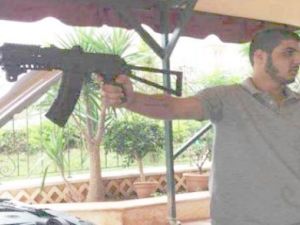 مظاهرات في معقل الرئيس السوري تطالب باعدام ابن عمه 