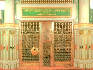   رئاسة الحرمين تعرض الحجرة النبوية الشريفة من الداخل