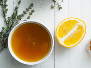 يساعد العسل الحامض في التخفيف من التهاب الحلق المزمن

