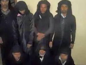 الحوثيون بأزياء نسائية.. الفرار من أرض المعركة
