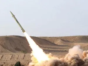 Iran-backed Houthi militias in Yemen recently fired a missile towards Saudi Arabia but failed to reach its destination and fell in Yemeni territory (AFP/ File Photo)