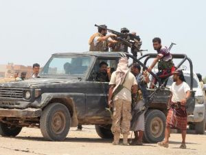قوات موالية للرئيس عبدربه منصور هادي في ضواحي عدن
