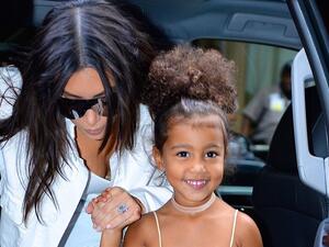 كيم كارداشيان مع ابنتها نورث ويست