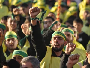 تونس والجزائر تتبرآن من تصنيف "حزب الله" إرهابيا
