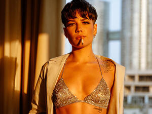 Halsey has a cameo in the 'A Star Is Born' remake (Source: iamhalsey / Instagram ) 
