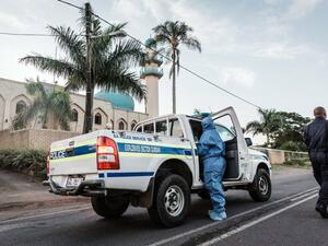 مقتل شخصين في هجوم بسكين في مسجد جنوب أفريقيا
