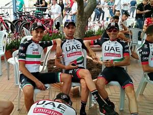 فريق الدراجات الإماراتي في القدس المحتلة