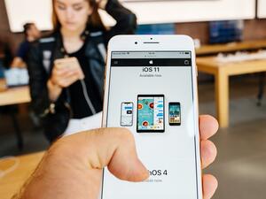 Whether you’re still struggling to download iOS 11 on your device or you’re months into using the new system, this guide will help you fix the main iOS 11 problems. (Shutterstock)