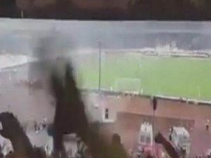 هتافات "الموت للفارسي" تهز ملعبًا في طهران - يوتيوب