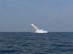 تنفذ القوات البحرية الإيرانية مناورات قرب مضيق هرمز