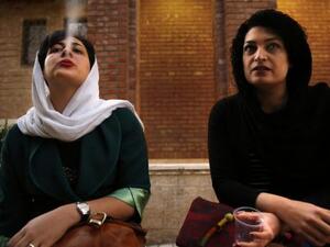 وتحظر السهرات المختلطة بين العازبين وتناول الكحول في إيران منذ الثورة الإسلامية عام 1979.

