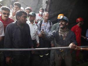 500 عامل يعملون في المنجم وأن الانفجار وقع أثناء تغيير مناوبة العمل