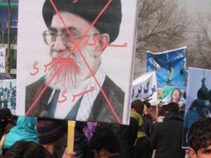 الاحتجاجات تتواصل بأنحاء إيران والنظام يتوعد