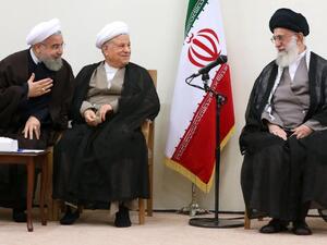 خامنئي يصعد بشكل غير مسبوق ضد رفسنجاني وروحاني
