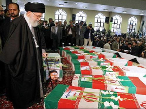 زجت ايران بقواتها للدفاع عن الاسد وسيطرتها على العراق 