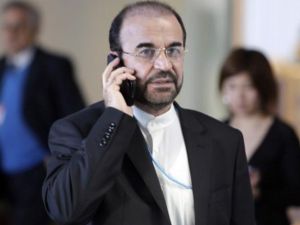 رضا نجفي يصل الى مقر المحادثات/أ.ف.ب