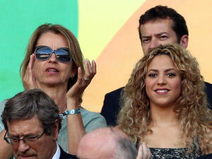 Singer Shakira looks on from the stands prior to the FIFA Confederations Cup Brazil 2013 Semi Final match between Spain and Italy at Castelao on June 27, 2013 in Fortaleza, Brazil. (Photo by Jasper Juinen/Getty Images)