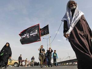 مئات آلاف من الشيعة في العراق ومن دول العالم يتوجهون إلى كربلاء
