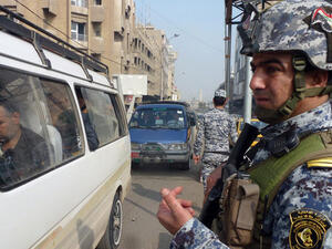 المتظاهرين وصلوا إلى نقطة التفتيش الأخيرة داخل مطار النجف الدولي