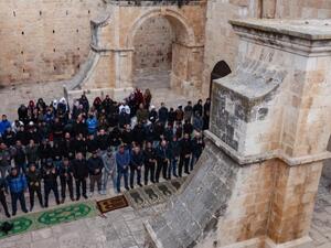 خطيب المسجد الأقصى يدعو للتواجد داخل المسجد لحماية باب الرحمة