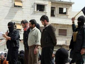 داعش يعدم 4 مدنيين من الفلوجة أمام حشد من الناس بتهمة التجسس