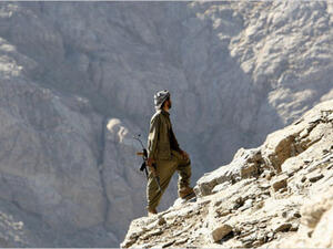 
مقاتل كردي على جبل قنديل قرب الحدود الايرانية العراقية