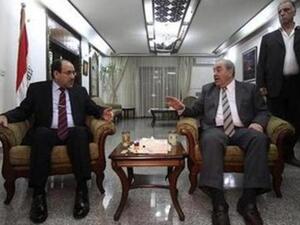 اياد علاوي (يمين) ونوري المالكي خلال احد لقاءاتهما لبحث تشكيل الحكومة