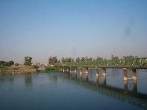 أحد جسور مدينة الموصل (ارشيفية)