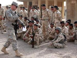 اميركيون يدربون جنودا عراقيين في قاعدة الاسد الجوية/ارشيف