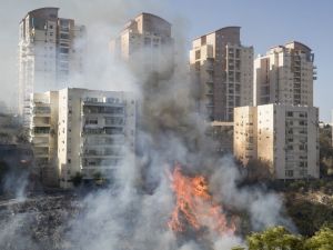 من الحرائق في حيفا