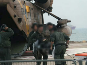 نقل أحد طياري الطائرة الإسرائيلية المحطمة إلى المستشفى
