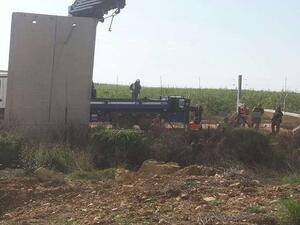 بناء جدار فاصل عند الحدود مع لبنان