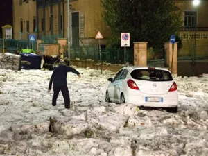 رياح عنيفة وأمطار غزيرة تودي بحياة 20 شخصا في إيطاليا