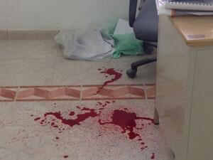 طالب يطعن معلم