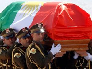 أثار العلم الكردي حول النعش موجة احتجاجات في وسائل الإعلام وصفحات التواصل الاجتماعي