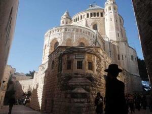 اعتقال يهودي يشتبه في خطه كتابات معادية للمسيحية في القدس