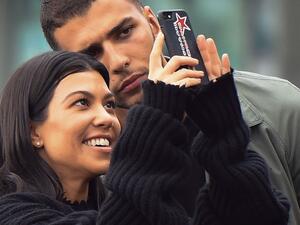 كورتني كارداشيان ويونس بنجيما