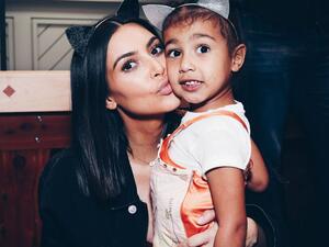 كيم كارداشيان وابنتها نورث