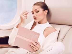 طبقي مكياج جيجي حديد Gigi Hadid لتكوني جميلة مثلها

في أغلب إطلالاتها تعتمد جيجي على المكياج البسيط جداً 