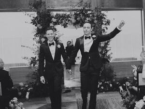 نجم المسلسل الكوميدي Big Bang Theory يتزوج من حبيبه!
