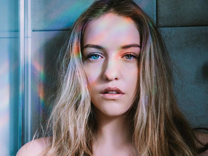 جوان فان دن هيريك (.instagram.com/joannvdherik)