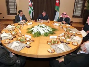 الملك ورئيس الوزراء المكلف التقيا قيادات الحركة الإسلامية 