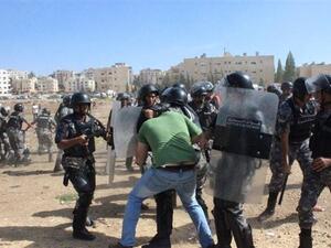 الدرك الأردني يفرق بالقوة اعتصاما قرب السفارة الاسرائيلية في العاصمة عمان/ أرشيفية