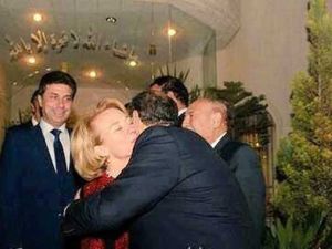 النائب حازم قشوع يقبل السفيرة الاميركية