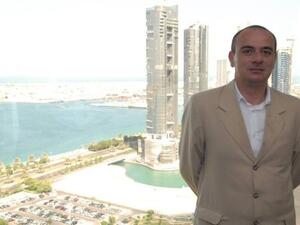 الصحفي والكاتب الاردني تيسير النجار الموقوف في دولة الامارات دون محاكمة منذ 10 شهور