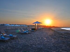 يوفر منتجع وسبا جنة رأس الخيمة و منتجع وفلل جنة بلايس رأس الخيمة وصولا مجانياً إلى شاطئ جنة "سور مير" الوجهة الأمثل للنزلاء والضيوف والسياح.