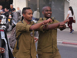 نتنياهو يُعد العدة القانونية لترحيل مهاجري أفريقيا 