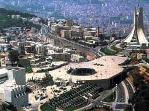 معركة عنيفة خلال مؤتمر داعم لبوتفليقة في الجزائر